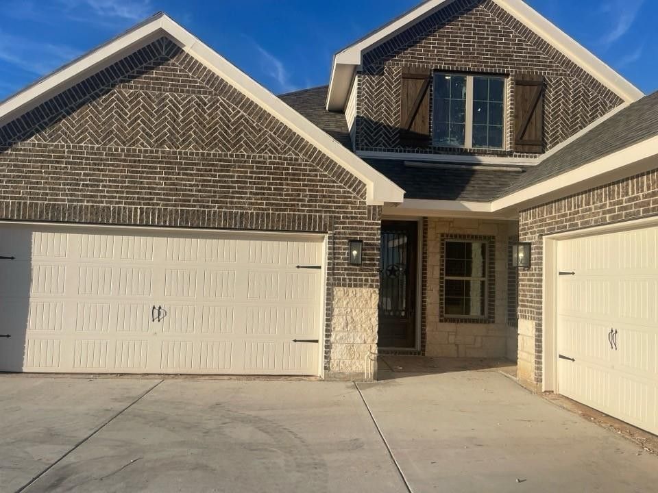 1117 Trinity Drive. Springtown, TX 76082