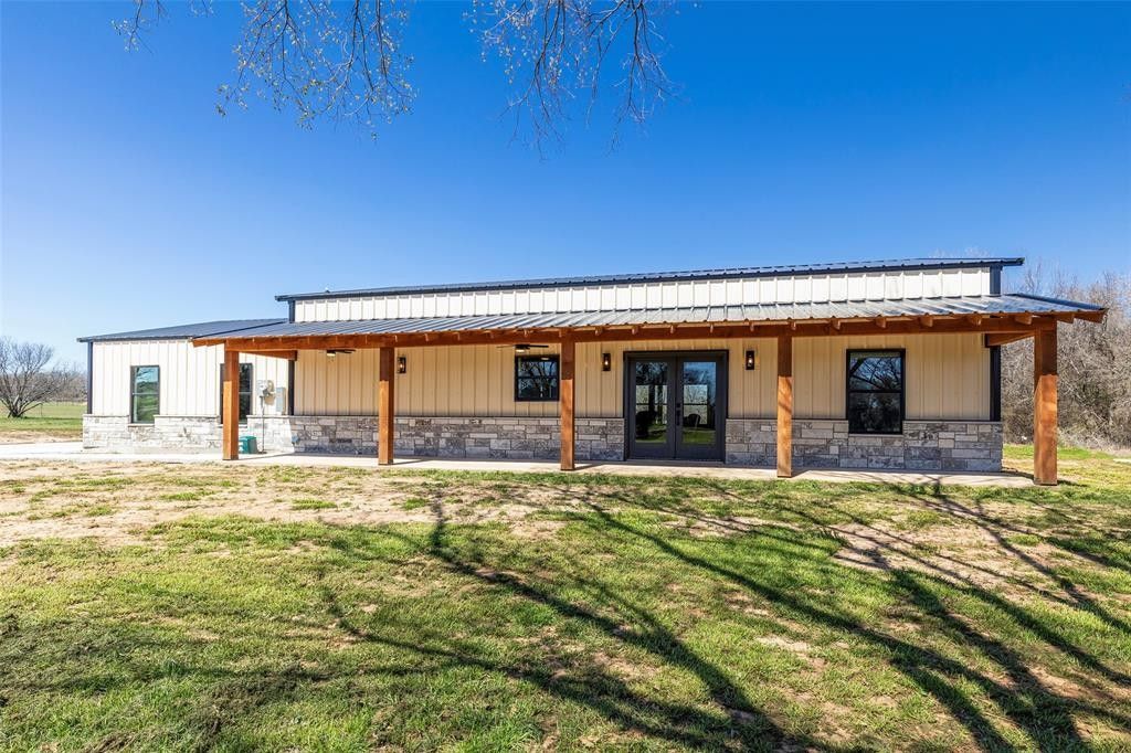 1128 Paradise Parkway. Poolville, TX 76487