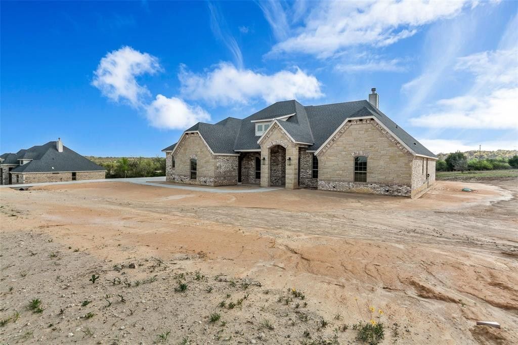 628 Veal Station Road. Weatherford, TX 76085