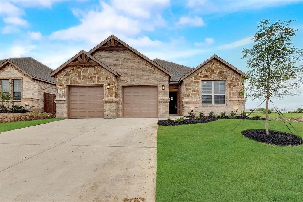 216 Cheyenne Trail. Alvarado, TX 76009