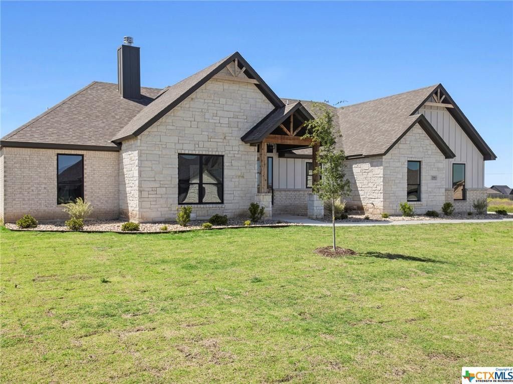 7936 Rock Crest Drive. Temple, TX 76502