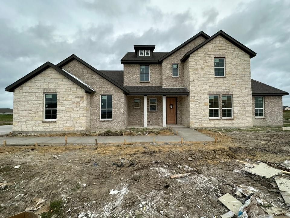 2908 Mossy Oak Drive. Terrell, TX 75161