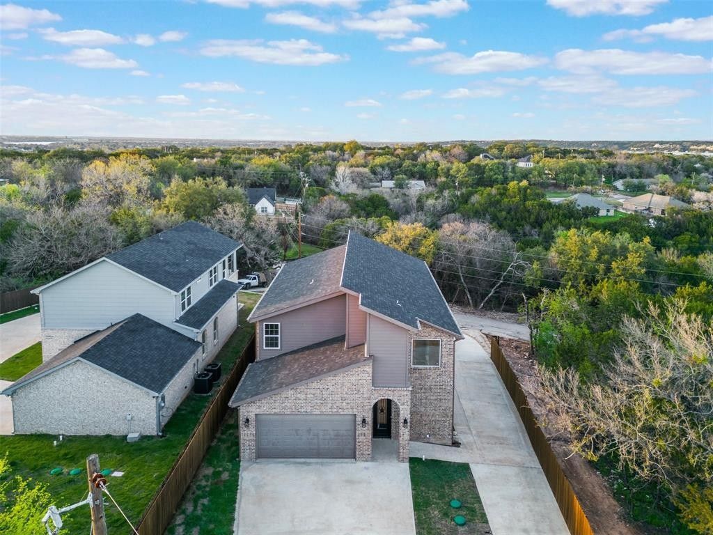 4600 Eagle Nest Court. Granbury, TX 76048