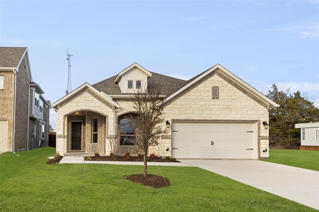 8417 Watersway Drive. Rowlett, TX 75088