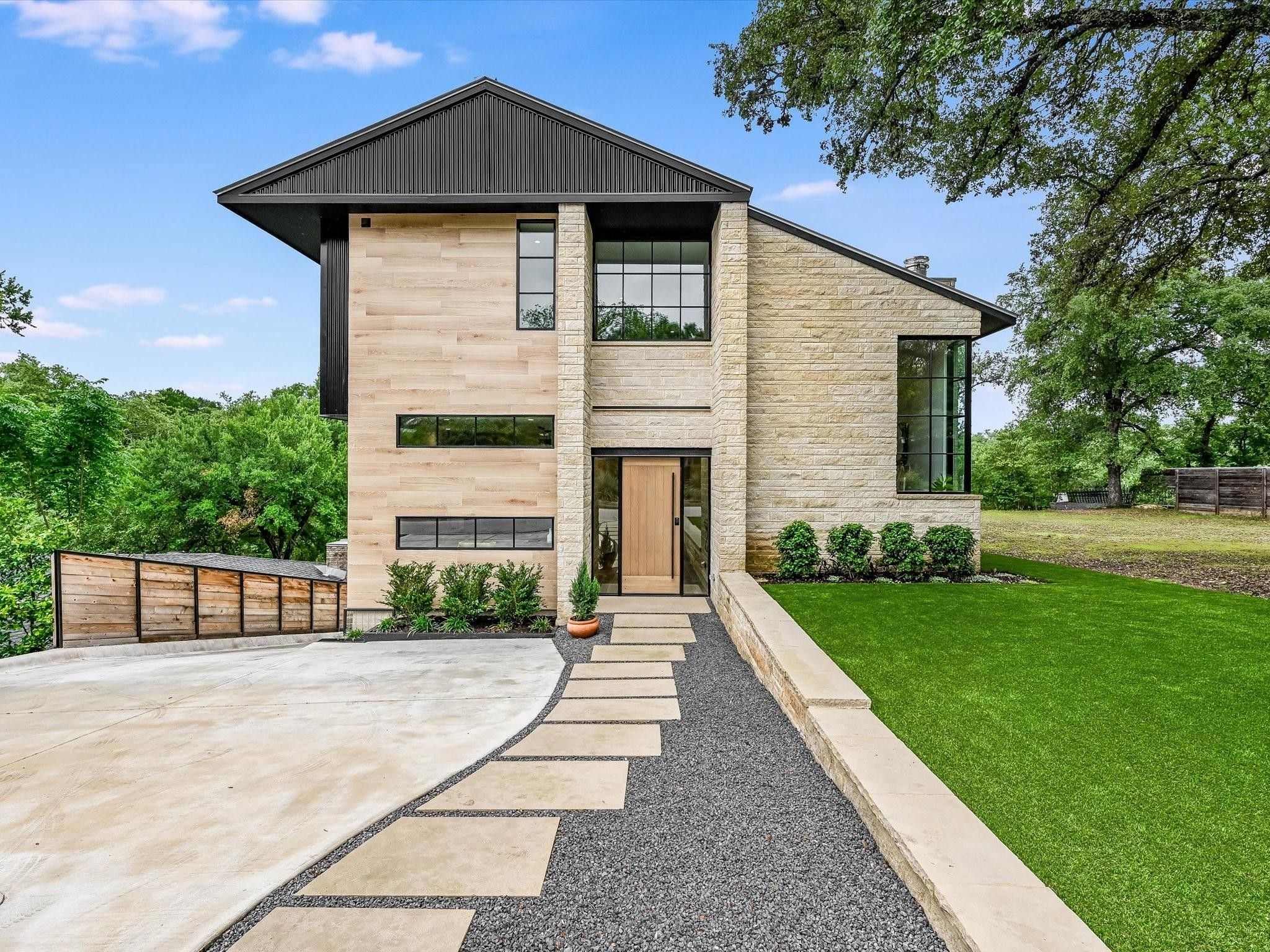 2615 Pembrook Trl. Austin, TX 78731