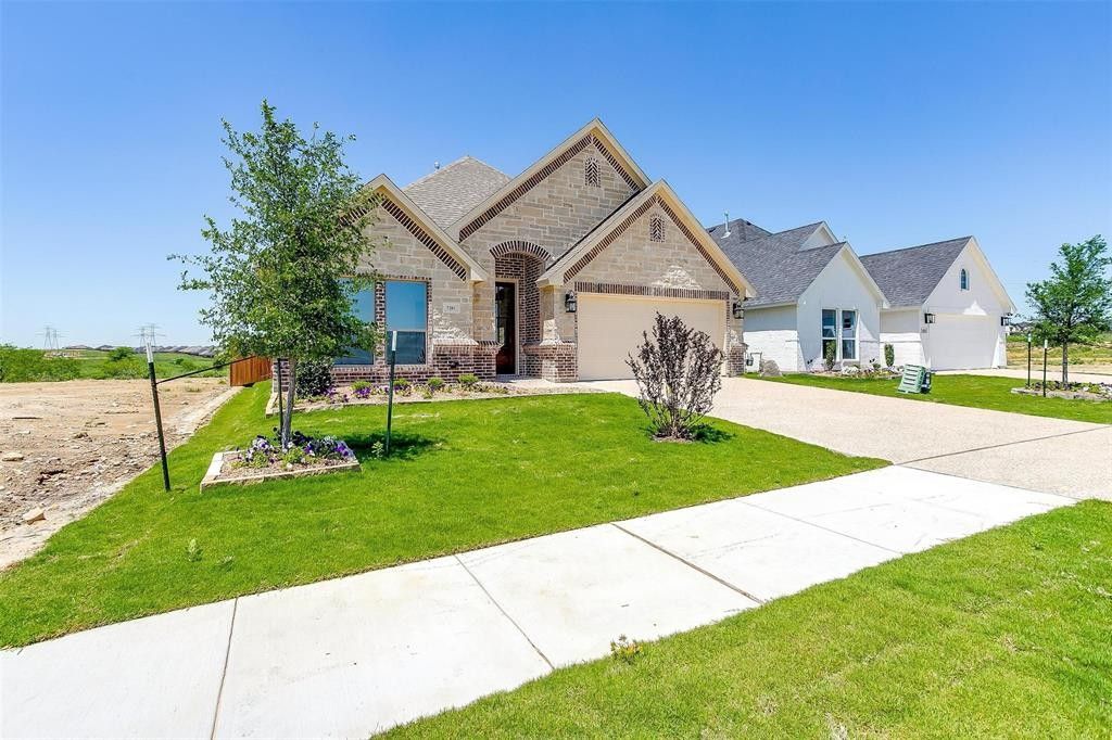 7282 Velvetleaf. Benbrook, TX 76126