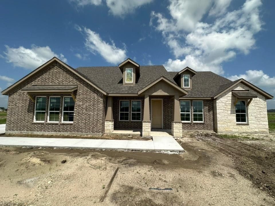 3104 White Oak Road. Terrell, TX 75160