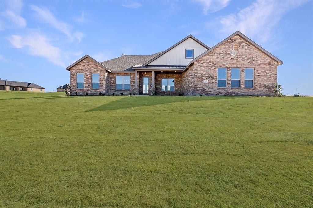 412 Collum. Azle, TX 76020