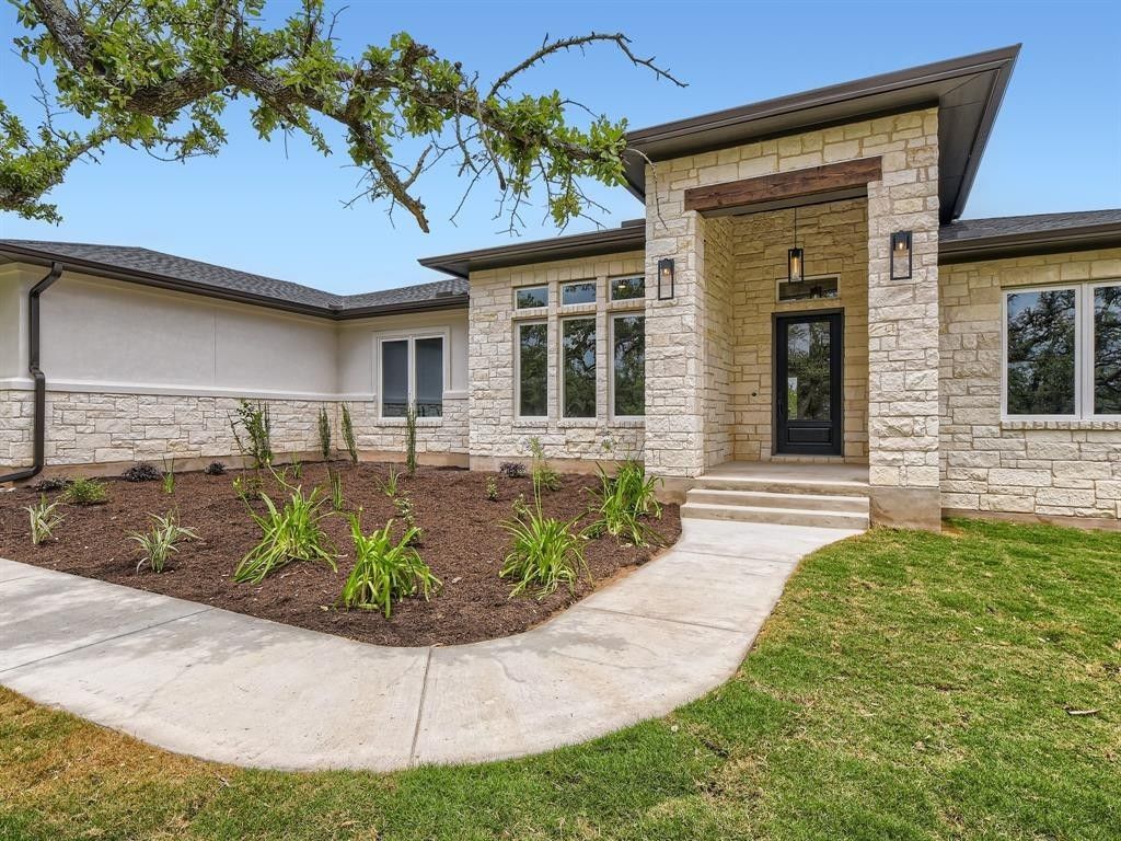 156  Carousel Ln. Driftwood, TX 78619