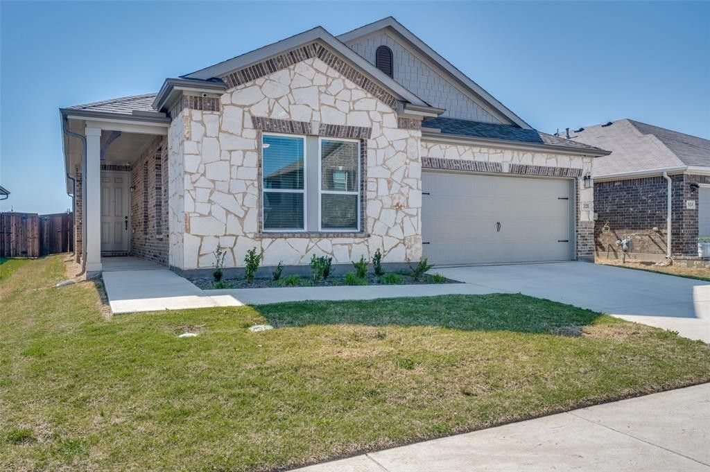 328 Wild Onion Lane. Fort Worth, TX 76131