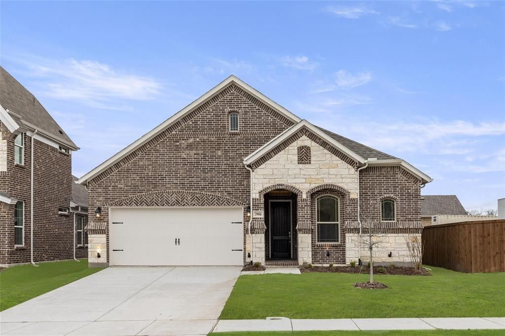 3906 Windmere Drive. Rowlett, TX 75088