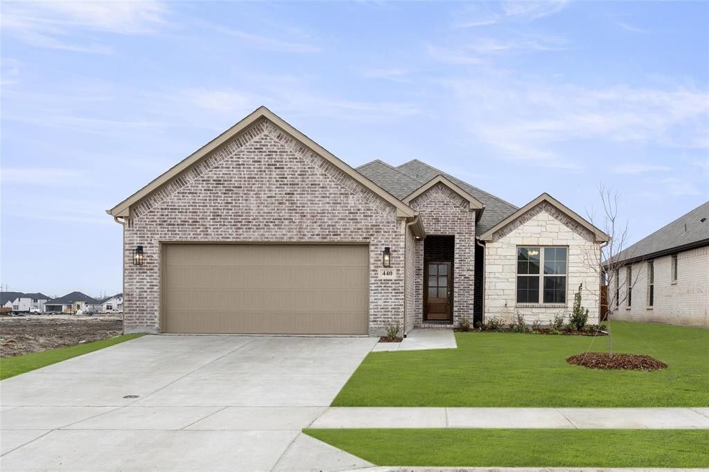 440 Silver Springs. Lavon, TX 75166