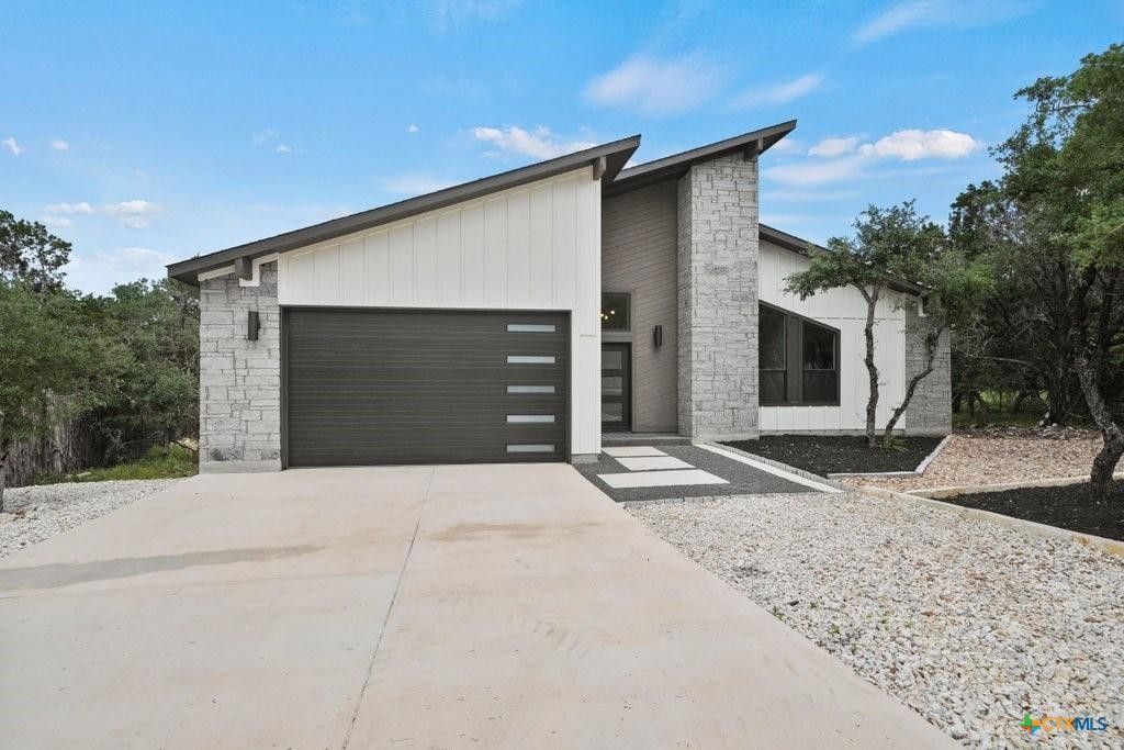 11 Pecos Drive. Wimberley, TX 78676