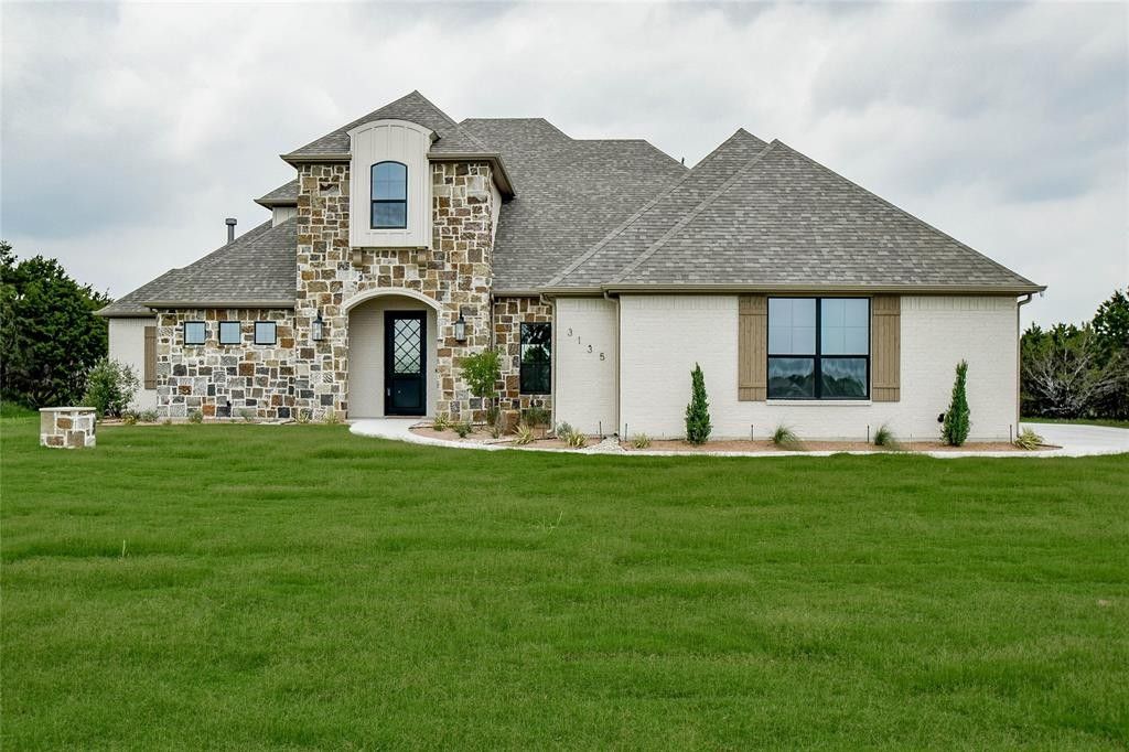 3135 Rio Grande Circle. Cresson, TX 76035