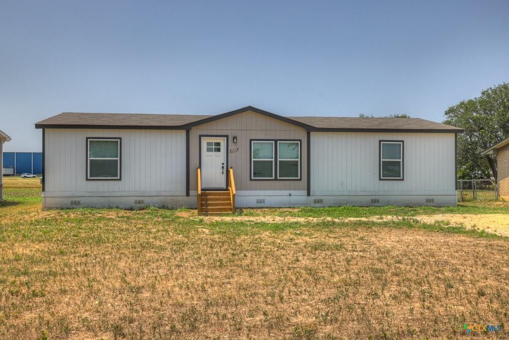 500 Mcqueeny Road. McQueeney, TX 78123