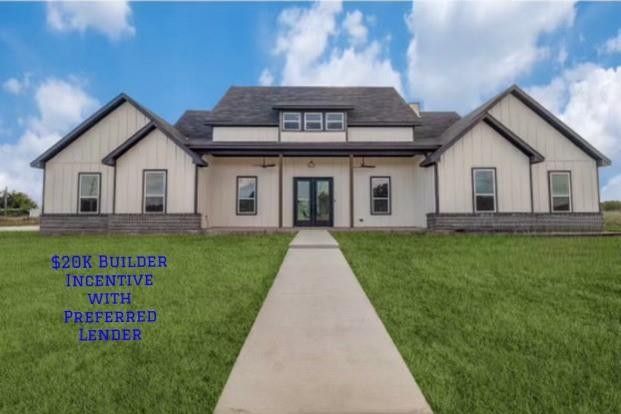 2009 Lucille Circle. Greenville, TX 75402