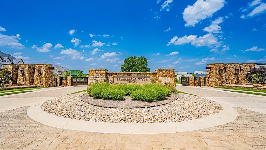 4317 Saddleback Lane. Southlake, TX 76092