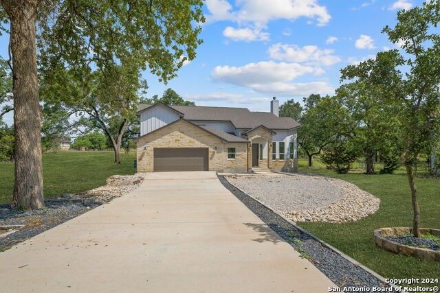 142 Lon Price. Blanco, TX 78606