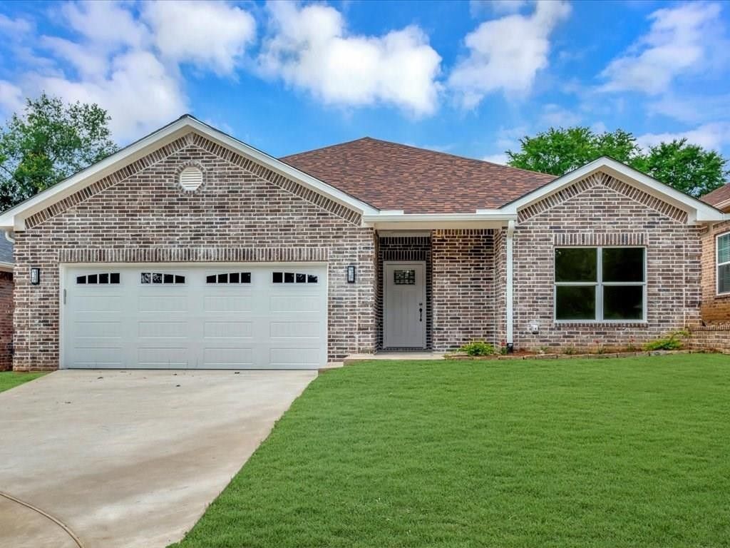 1227 Emily Ct. Nacogdoches, TX 75965