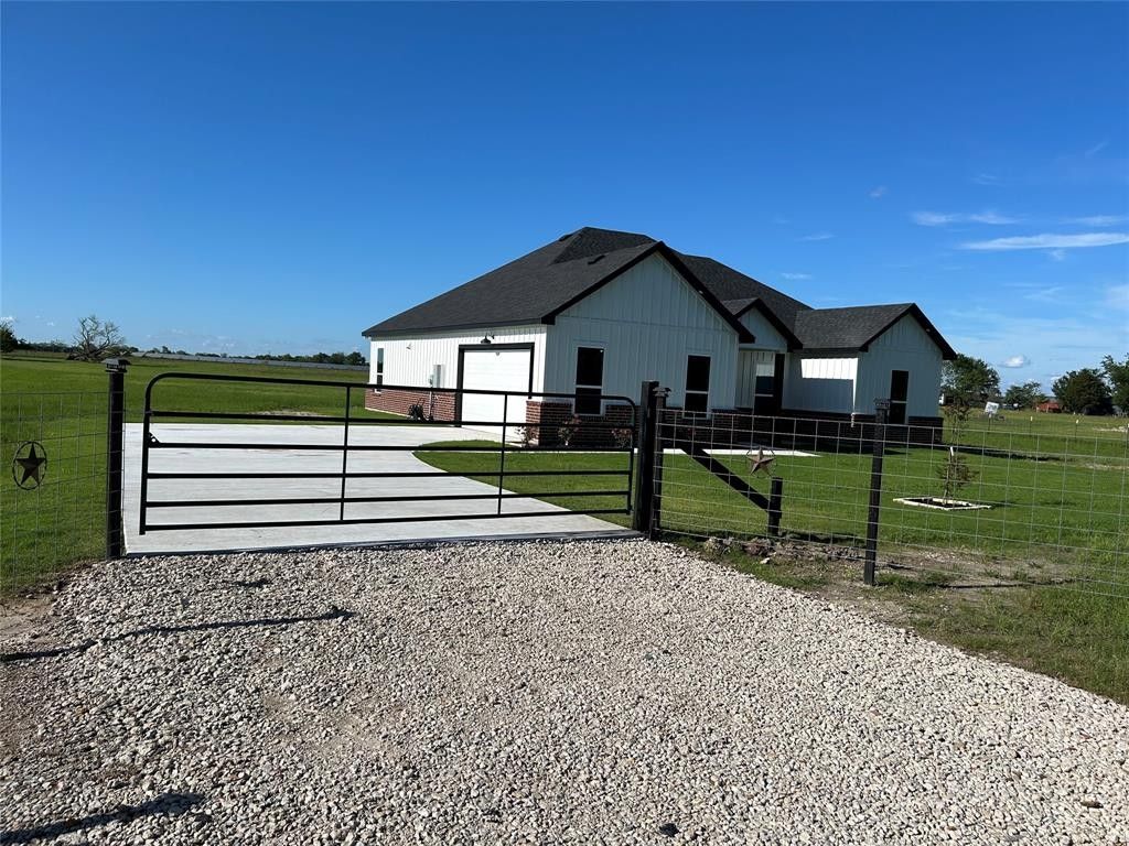 1608 Cr3517. Quinlan, TX 75474