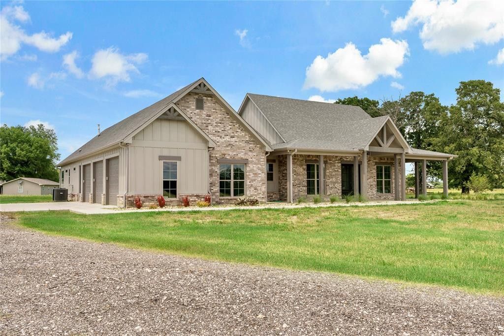 101 Private Road 32502. Paris, TX 75460