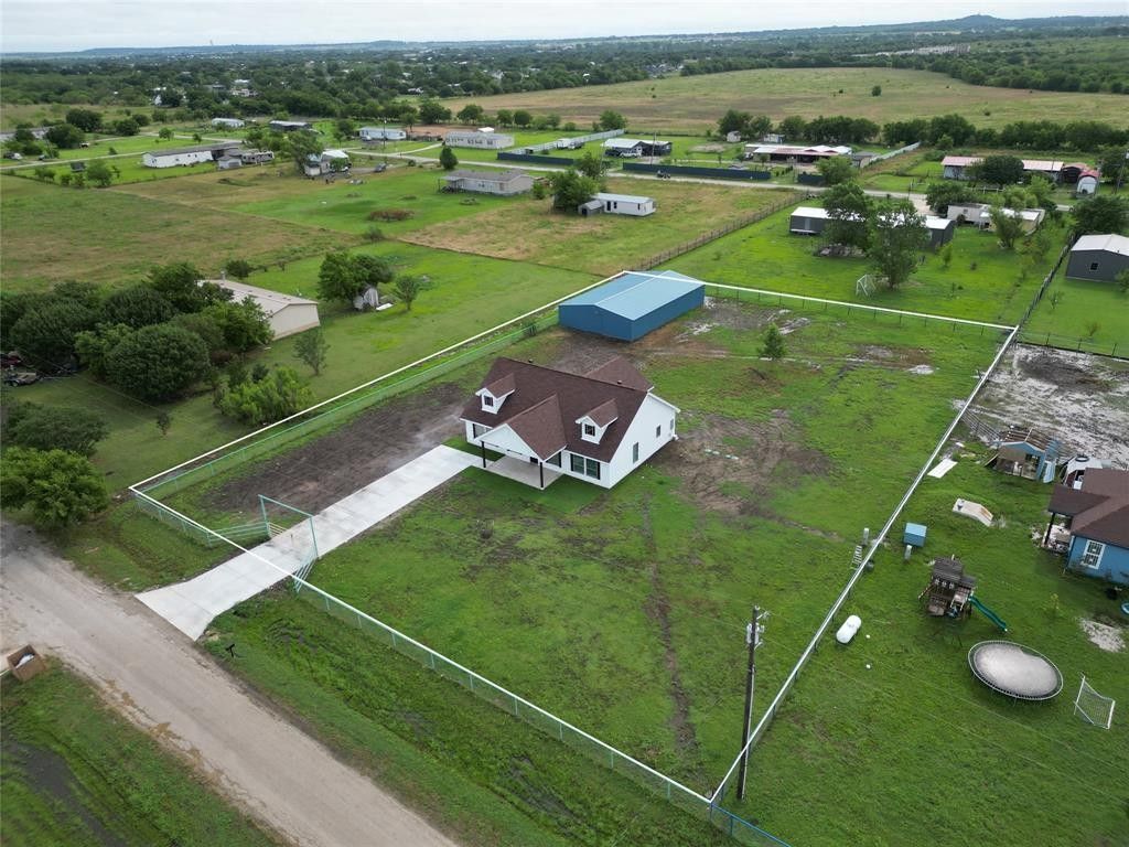 6612 Old Orchard Court. Joshua, TX 76058