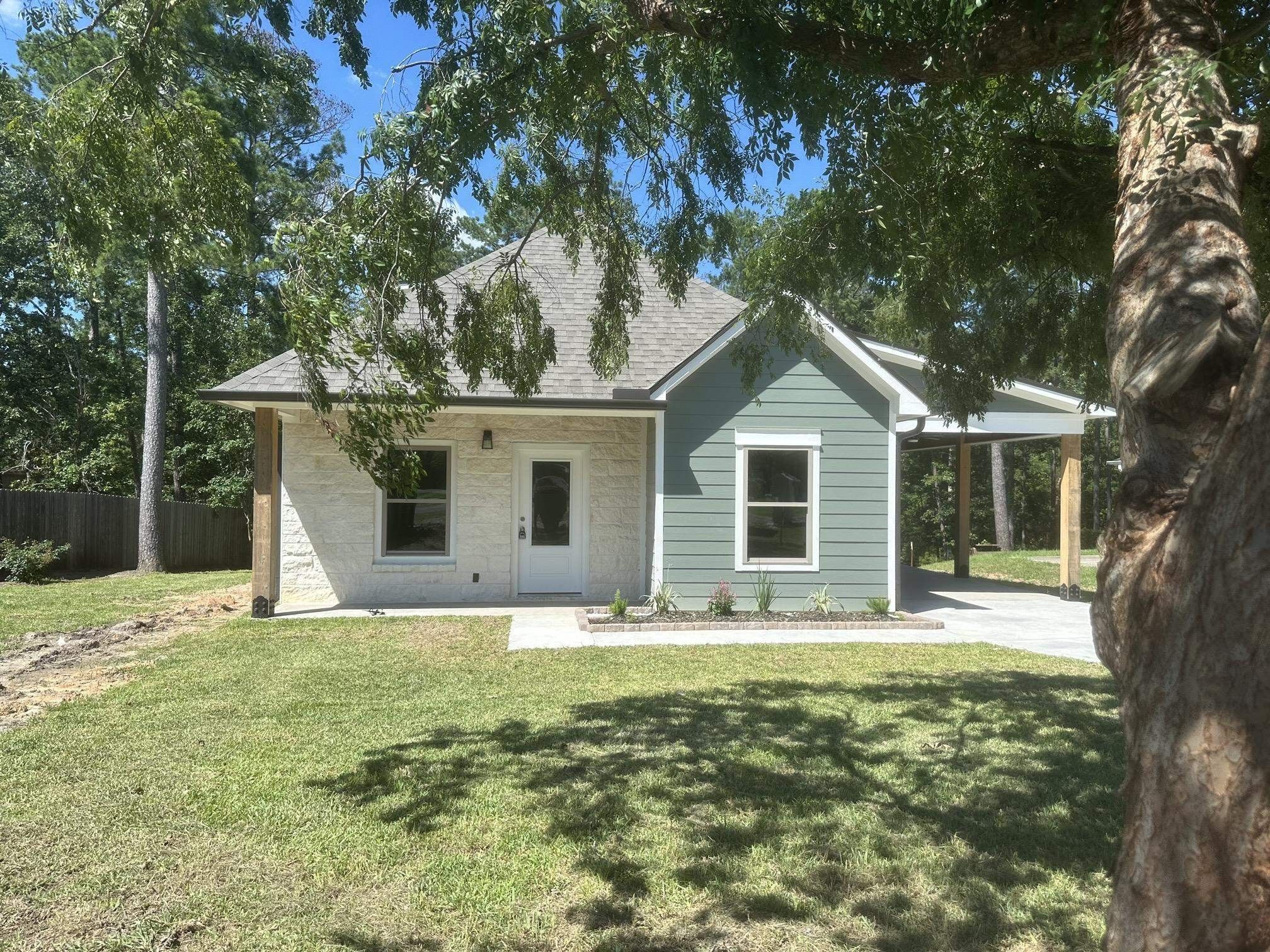 246 Parkside Loop. Brookeland, TX 75931