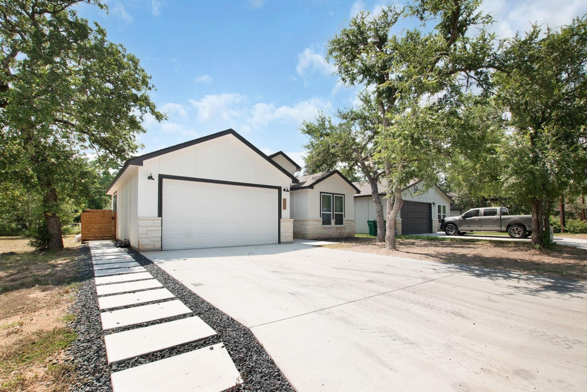 716 Pine. Marble Falls, TX 78654