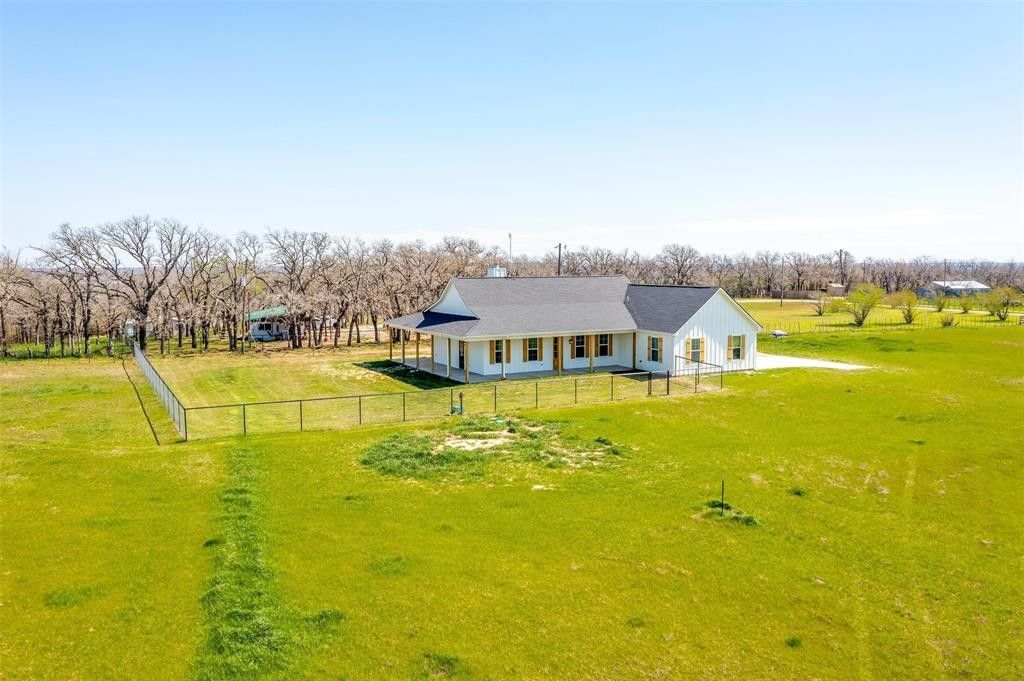 2102 N Whitt Road. Perrin, TX 76486