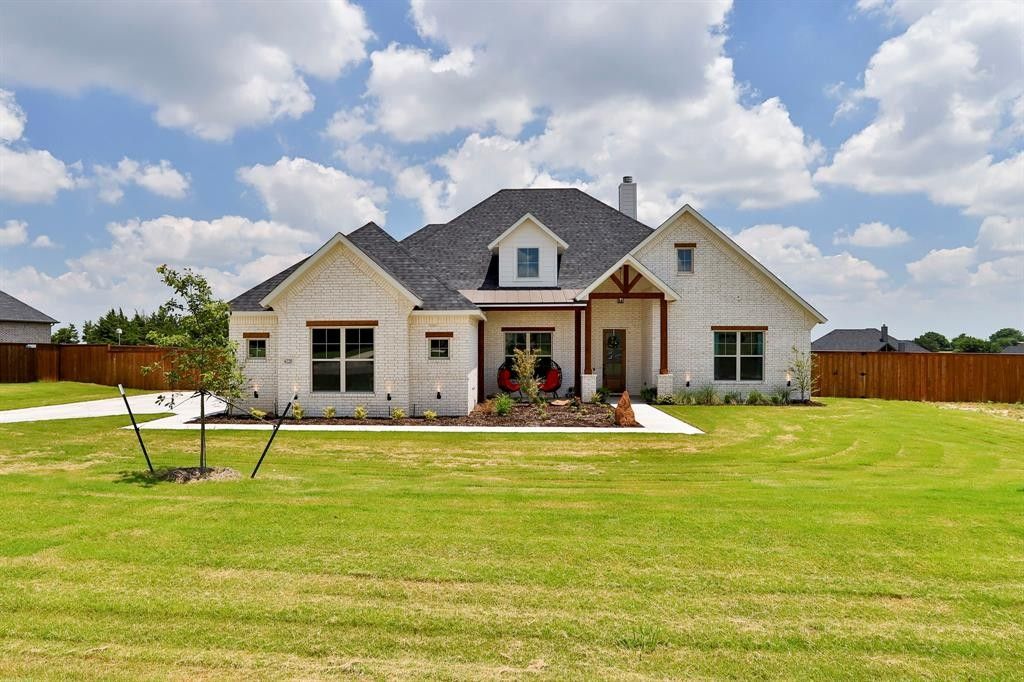 6220 Florence Drive. Midlothian, TX 76065