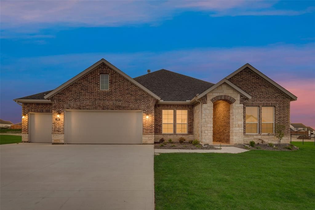 189 Spanish Moss Trail. Rhome, TX 76078