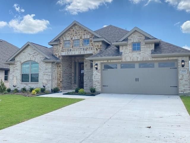 1820 Bear Oak Court. Waxahachie, TX 75165