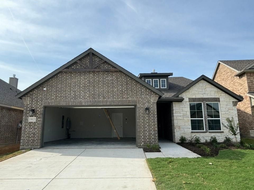 1913 Velora Drive. Haslet, TX 76052