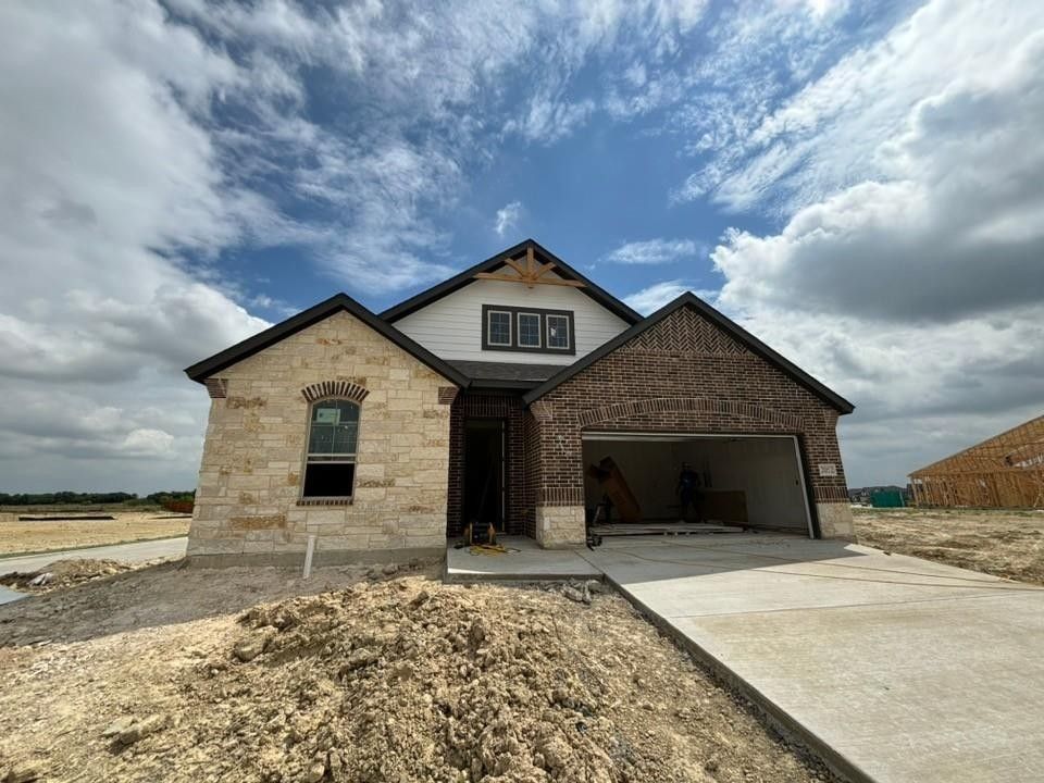 2052 Kelva Drive. Haslet, TX 76052