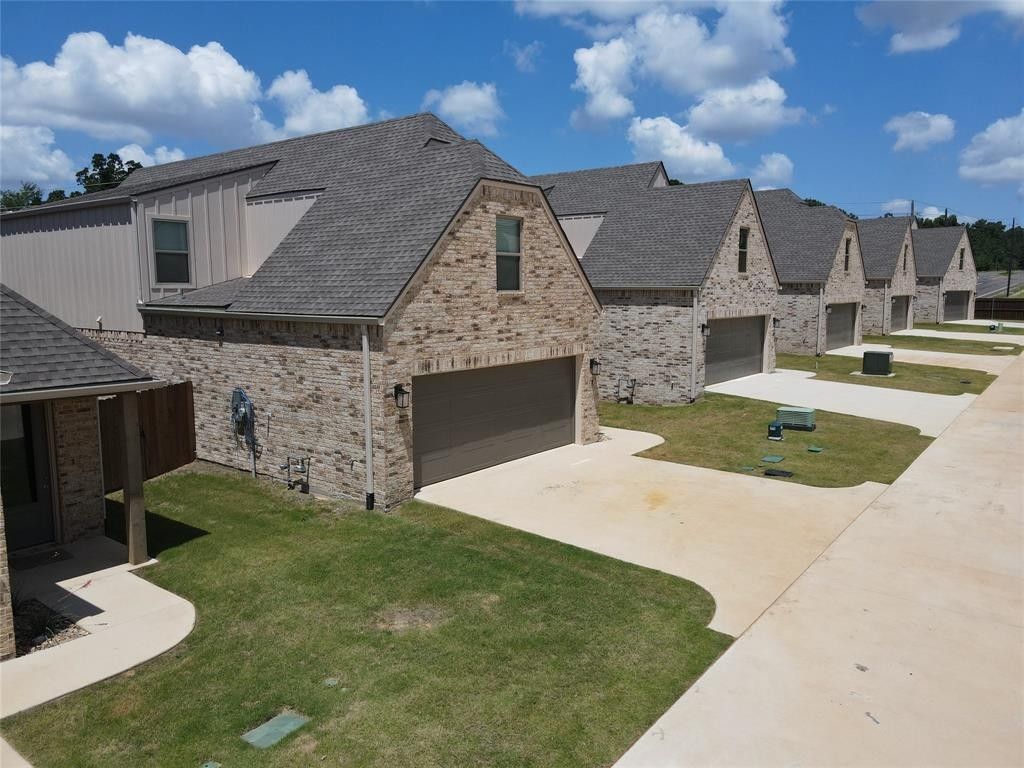 4344 Macnab Drive. Tyler, TX 75707