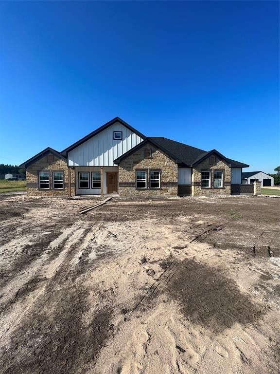 186 Chicken Field Road. Whitewright, TX 75491