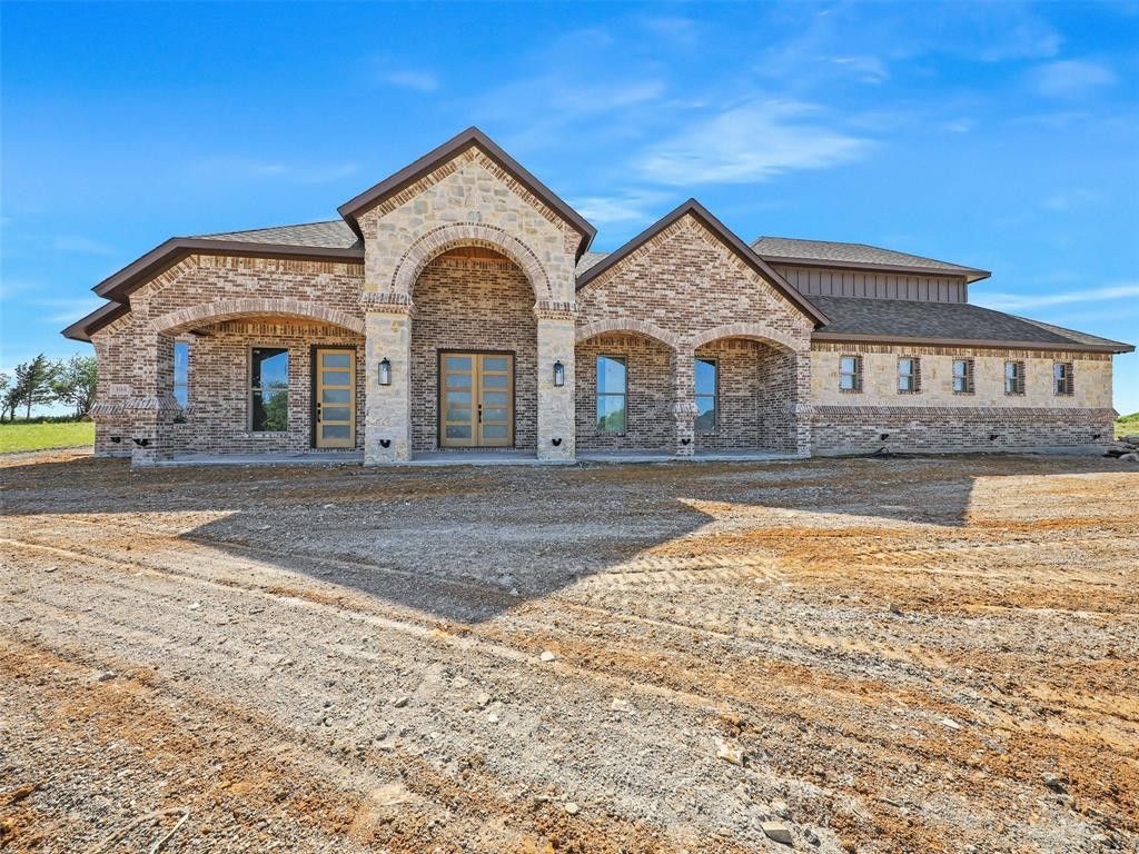 304 Ryker Lane. Gunter, TX 75058