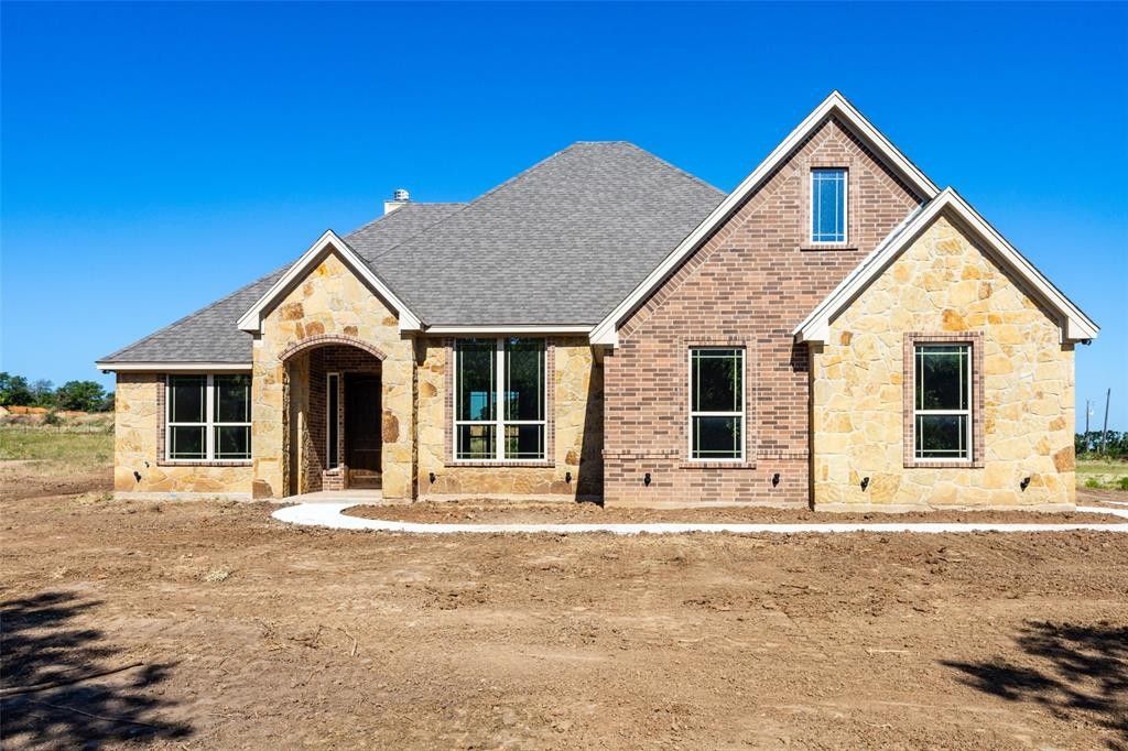 216 Sandlin Lane. Springtown, TX 76082