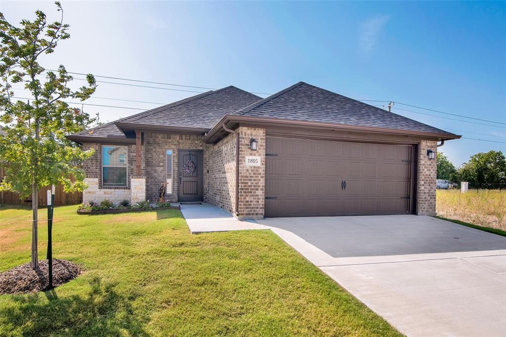 1805 Aleia Cove. Sherman, TX 75092