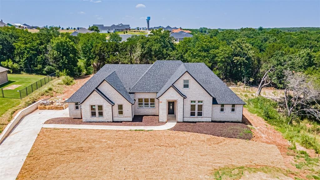 7912 Rohne Court. Granbury, TX 76049