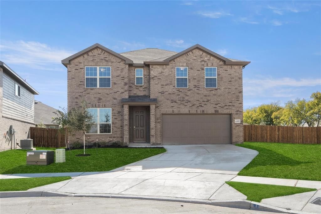 7601 Gangway Drive. Fort Worth, TX 76179