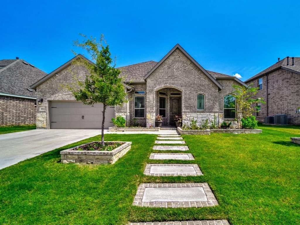 4814 Albright Lane. Mansfield, TX 76063