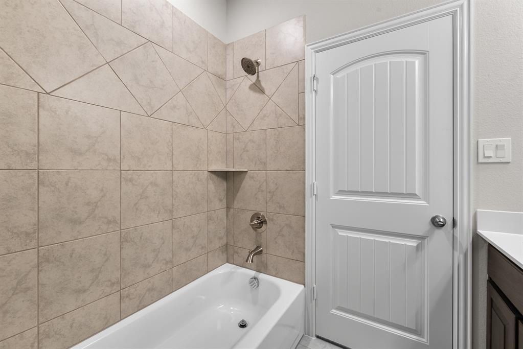 1237 Comal Lane. Springtown, TX 76082