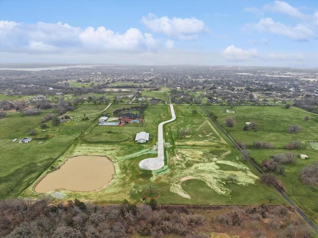 600 Jernigan Road. Copper Canyon, TX 75077