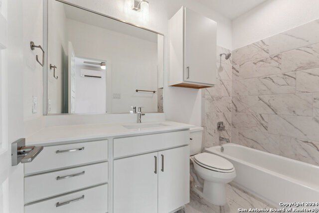3216 N Elmendorf St. San Antonio, TX 78201