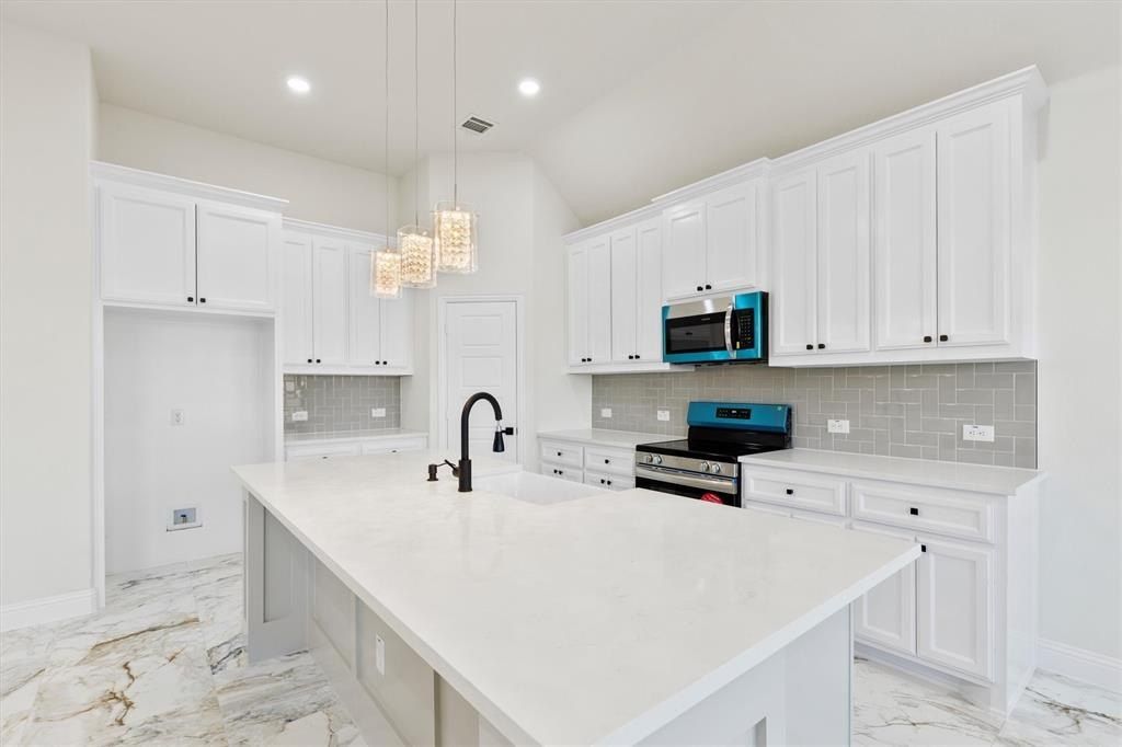 8833 Kiowa Drive. Greenville, TX 75402