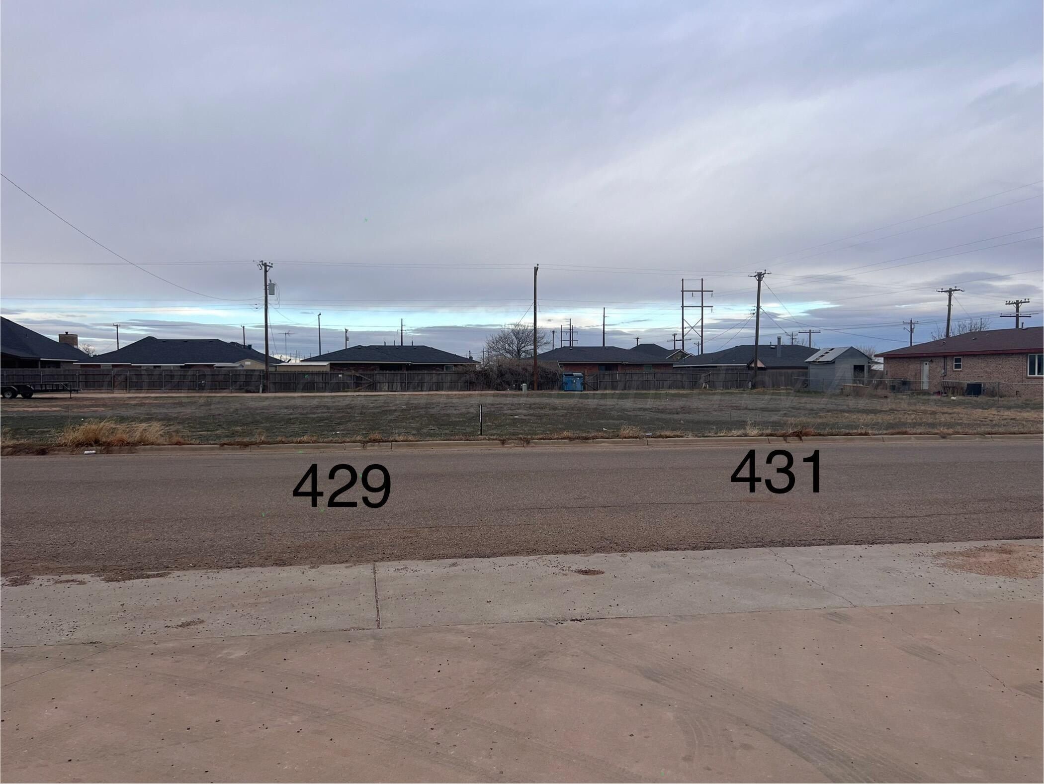 431 Greenwood Street. Hereford, TX 79045