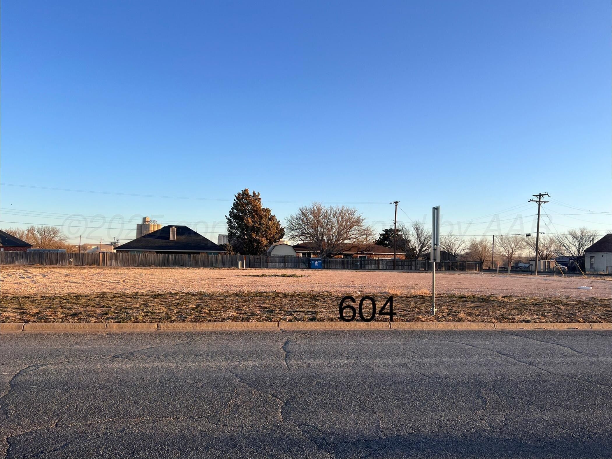 604 Columbia Drive. Hereford, TX 79045