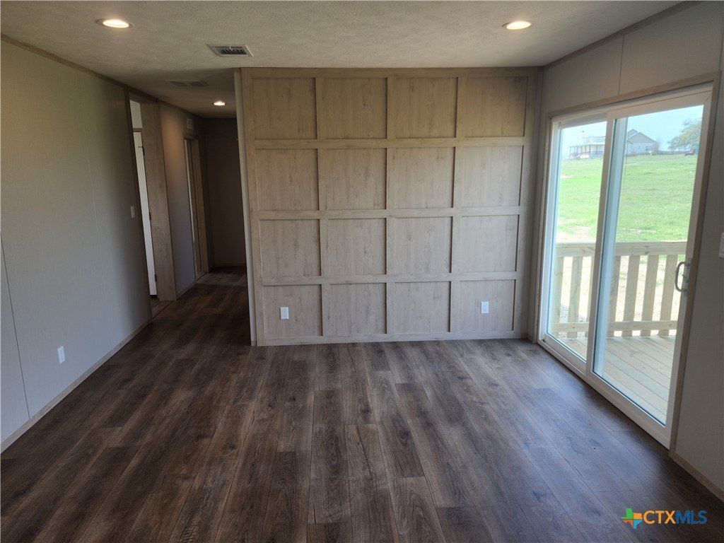 4214 Woodrow Center Drive. Kingsbury, TX 78638