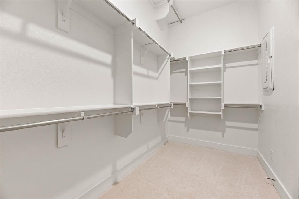 2636 Red Tailed Hawk Lane. McKinney, TX 75071